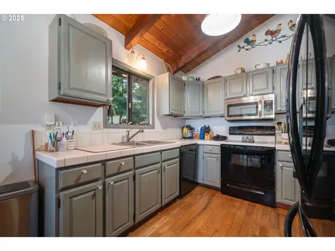 1085 SW Norwood Drive Waldport OR 97394