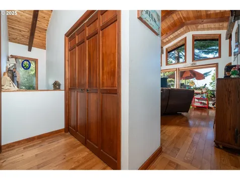 1085 SW Norwood Drive Waldport OR 97394