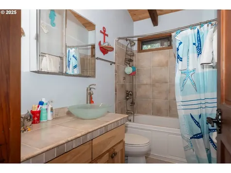 1085 SW Norwood Drive Waldport OR 97394