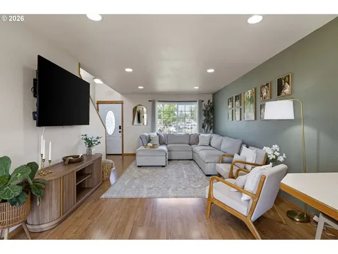 1053 Heckart Lane Harrisburg OR 97446