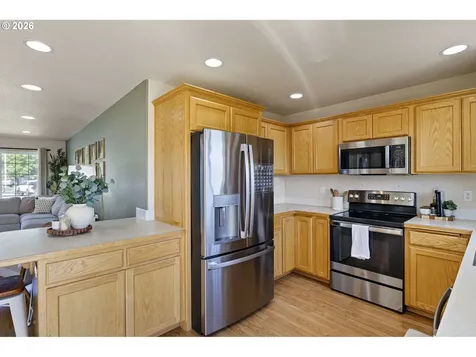 1053 Heckart Lane Harrisburg OR 97446