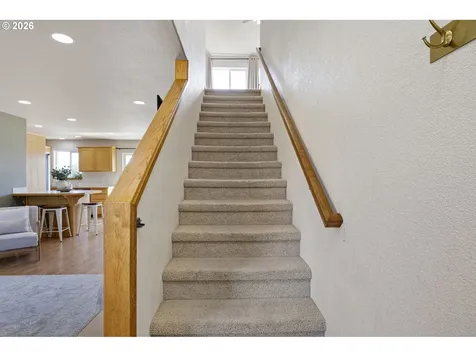 1053 Heckart Lane Harrisburg OR 97446