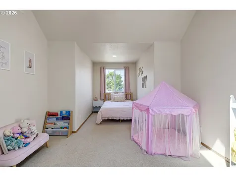 1053 Heckart Lane Harrisburg OR 97446