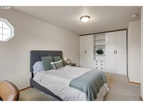 1053 Heckart Lane Harrisburg OR 97446