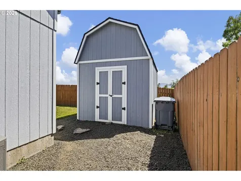 1053 Heckart Lane Harrisburg OR 97446