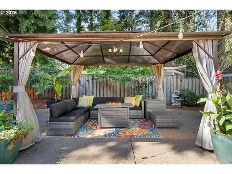 11430 SW Fonner Street Portland OR 97223