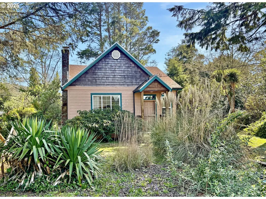 8455 S Victoria Avenue Rockaway Beach OR 97136
