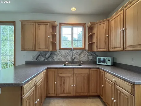 8455 S Victoria Avenue Rockaway Beach OR 97136