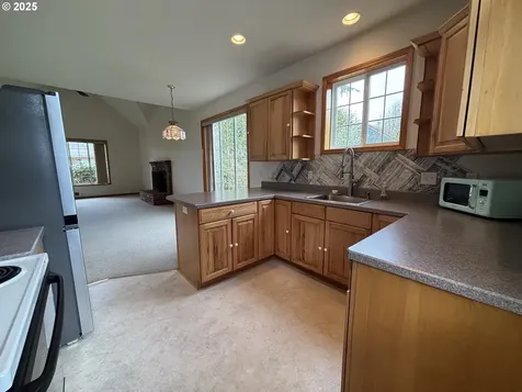 8455 S Victoria Avenue Rockaway Beach OR 97136