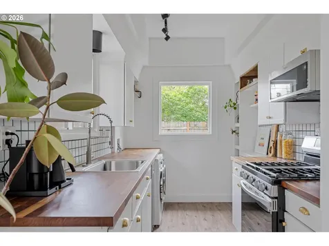 5516 SE Steele Street Portland OR 97206