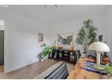 5516 SE Steele Street Portland OR 97206