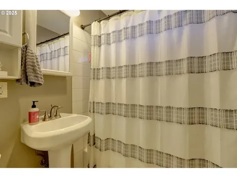 419 W 14th Street The Dalles OR 97058