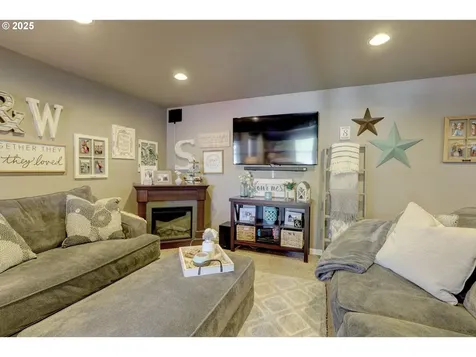 419 W 14th Street The Dalles OR 97058