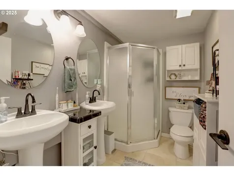 419 W 14th Street The Dalles OR 97058