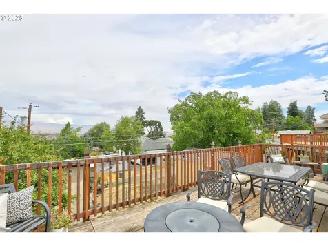 419 W 14th Street The Dalles OR 97058