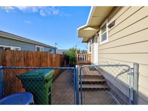 419 W 14th Street The Dalles OR 97058