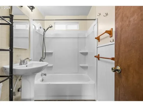 3875 E Amazon Drive Eugene OR 97405