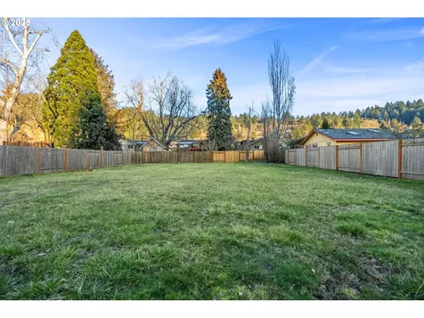 3875 E Amazon Drive Eugene OR 97405