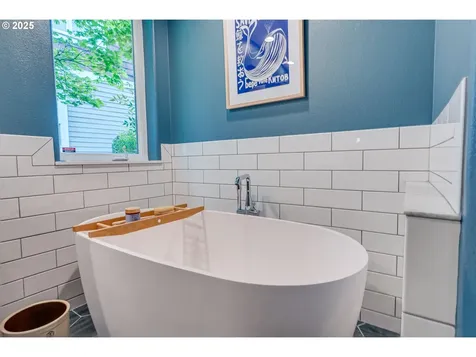 2531 NW Marsden Place Portland OR 97229