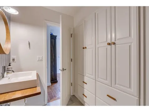 2531 NW Marsden Place Portland OR 97229