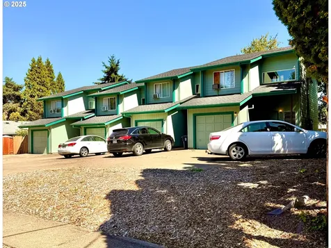 1028 N 3rd Street Woodburn OR 97071