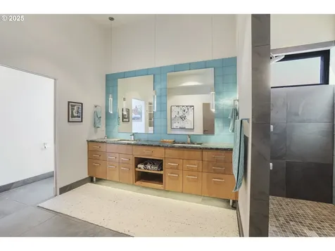 3939 N Marine Drive Portland OR 97217