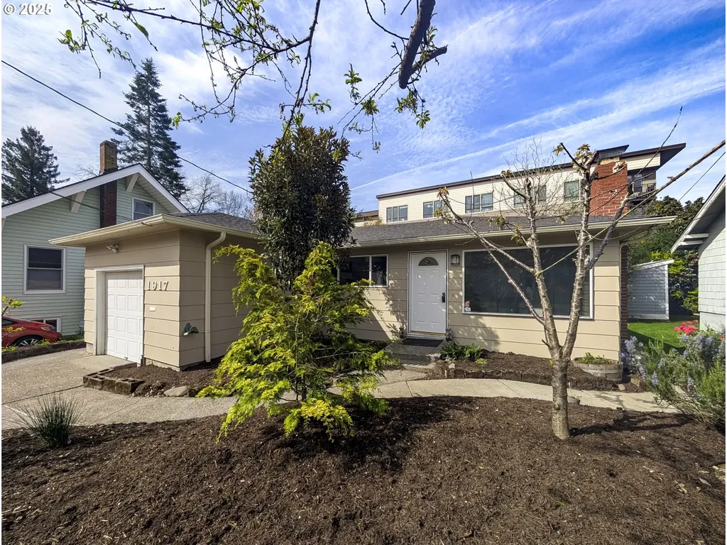 1917 SE 51st Avenue Portland OR 97215