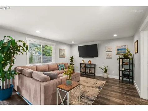 1405 NE 14th Place Canby OR 97013