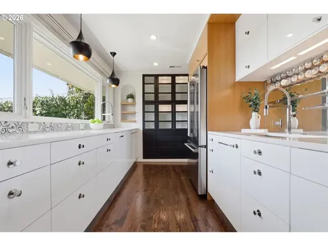 4432 SW Twombly Avenue Portland OR 97239