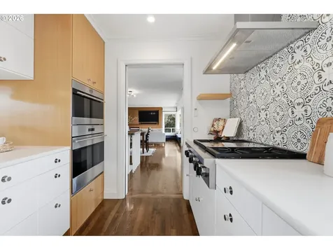 4432 SW Twombly Avenue Portland OR 97239