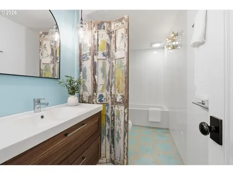4432 SW Twombly Avenue Portland OR 97239