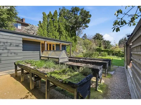 4432 SW Twombly Avenue Portland OR 97239