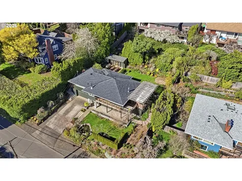 4432 SW Twombly Avenue Portland OR 97239