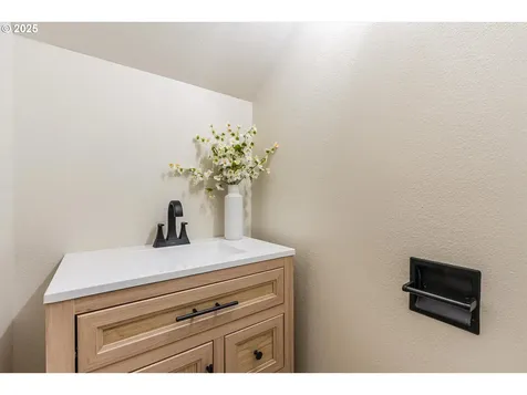 965 N 4th Avenue Stayton OR 97383