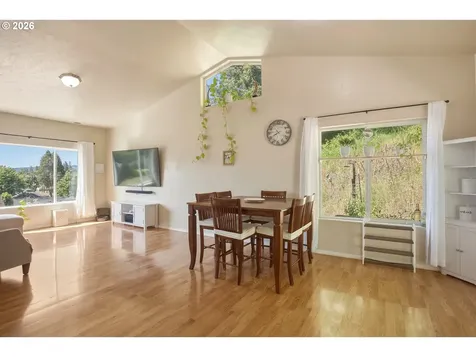 340 Kalapuya Way Cottage Grove OR 97424