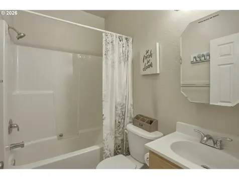 340 Kalapuya Way Cottage Grove OR 97424