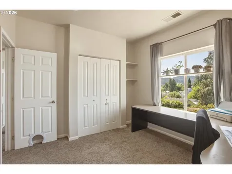 340 Kalapuya Way Cottage Grove OR 97424