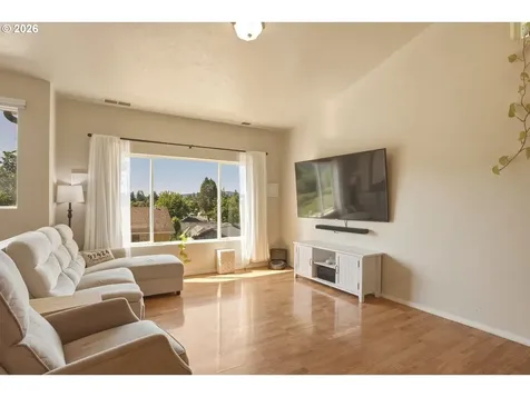 340 Kalapuya Way Cottage Grove OR 97424