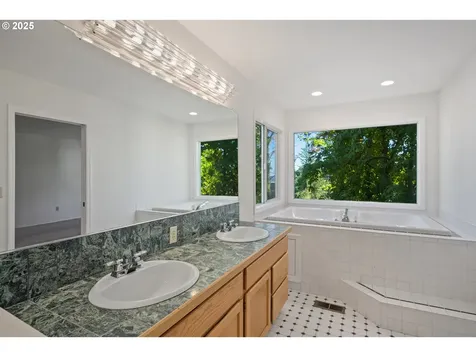 3704 SW 13th Avenue Portland OR 97239