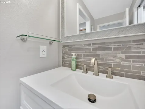13635 SE 124th Place Clackamas OR 97015