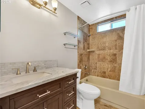 13635 SE 124th Place Clackamas OR 97015