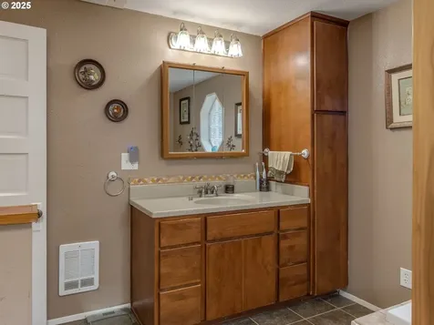 1833 D Street Forest Grove OR 97116