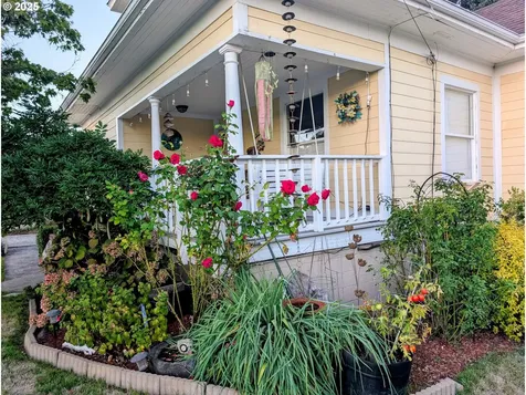 1833 D Street Forest Grove OR 97116