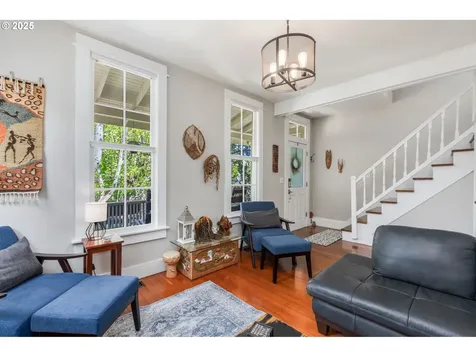 130 SW Hooker Street Portland OR 97201