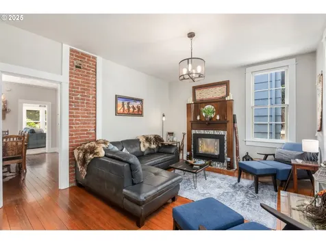 130 SW Hooker Street Portland OR 97201