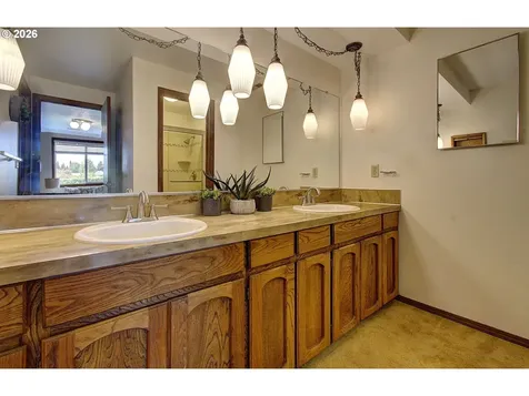 7206 NE Meadows Drive Vancouver WA 98662