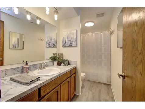 7206 NE Meadows Drive Vancouver WA 98662