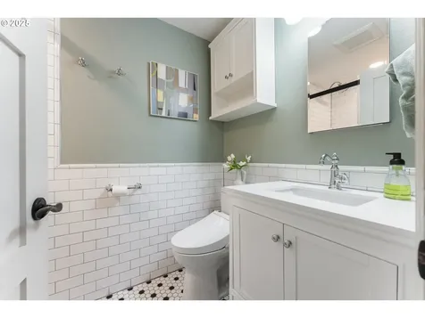 8805 SW Snoopy Court Portland OR 97223