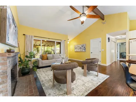 8805 SW Snoopy Court Portland OR 97223