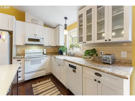 8805 SW Snoopy Court Portland OR 97223